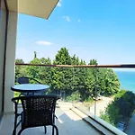 Cabacum Pleasure Beachfront - 50m To And Pool Várna